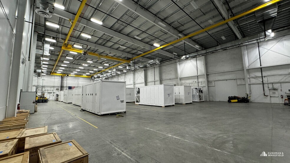 More Photos Of 31815 Great Western Dr, Windsor Manufacturing For Lease
