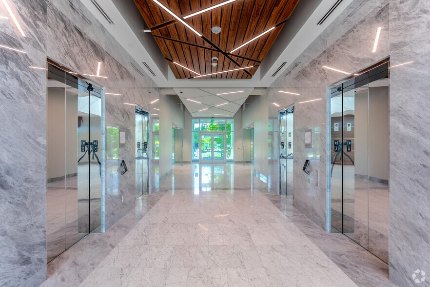 More Photos Of 13146 Ballantyne Corporate Pl, Charlotte Office For Lease