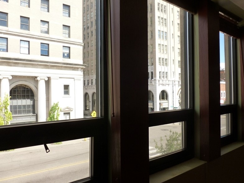 More Photos Of 35 N Saginaw St, Pontiac Storefront Retail Residential For Sale