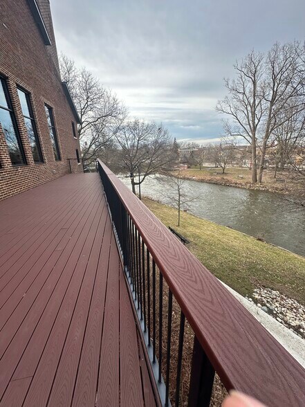 More Photos Of 215 N Water St, Owosso Office For Lease