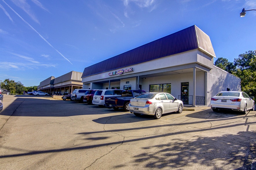 More Photos Of 1605 Vernon St, Lagrange Unknown For Lease