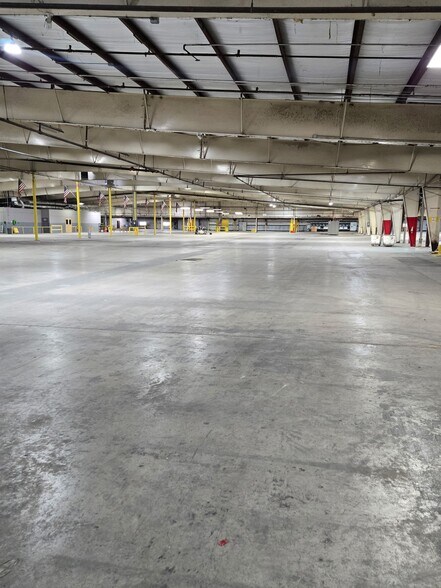 More Photos Of 410 S River St, Calhoun Warehouse For Sale