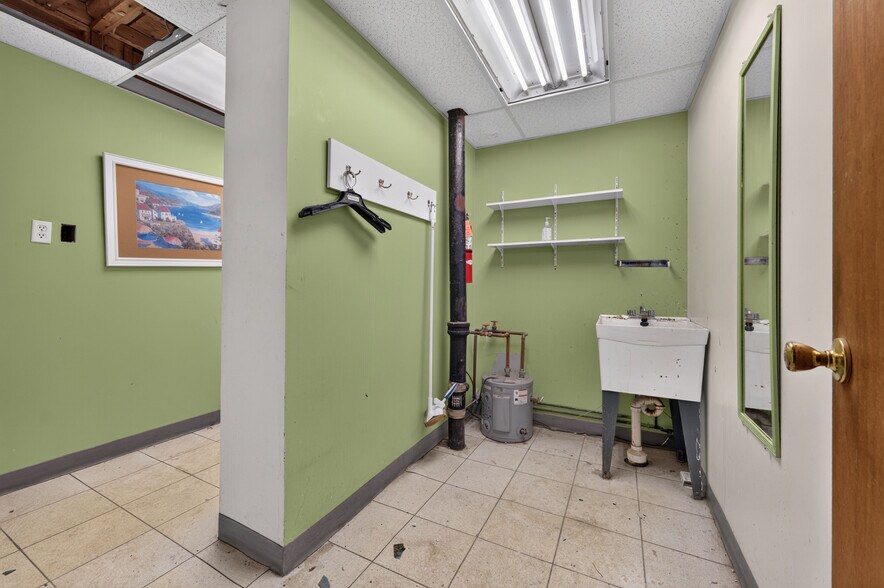 More Photos Of 458 Main St, Belleville Storefront Retail Office For Sale