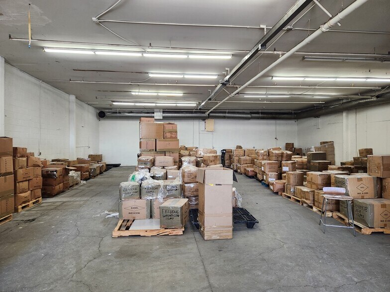 More Photos Of 749-755 E 15th St, Los Angeles Warehouse For Sale
