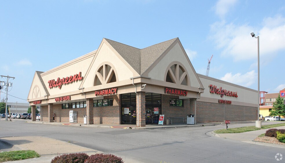 More Photos Of 1001 SW Topeka Blvd, Topeka Drugstore For Sale