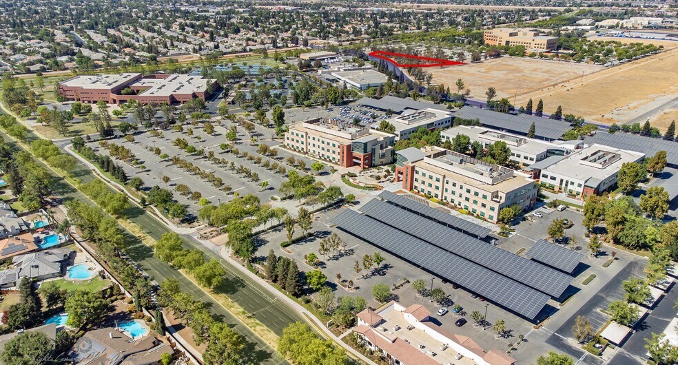 More Photos Of 9916 Camino Media, Bakersfield Medical For Lease