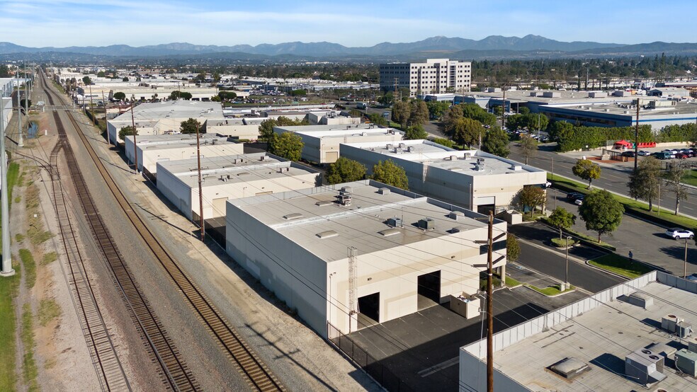 More Photos Of 1351 S Lewis St, Anaheim Warehouse For Sale