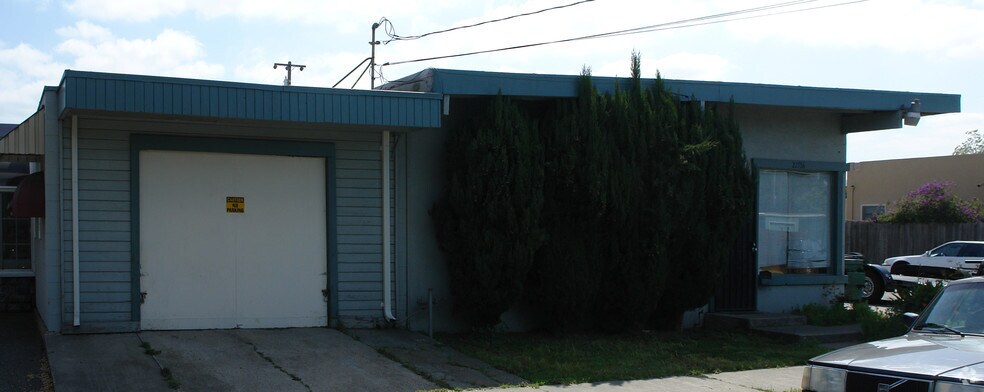 More Photos Of 22756 Alice St, Hayward Service For Lease