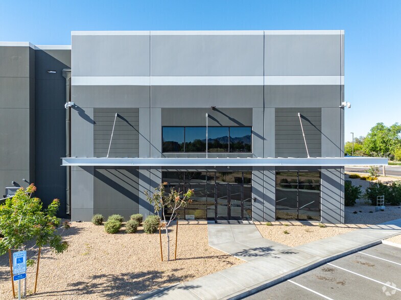 More Photos Of 13685 W Test Dr, Goodyear Distribution For Lease