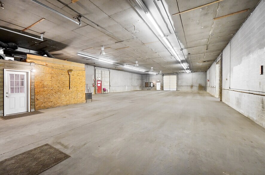 More Photos Of 6220 Knollwood Rd, Springfield Warehouse For Sale