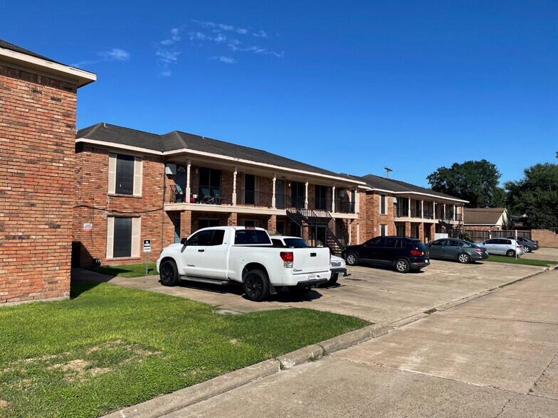 More Photos Of , Alvin Multifamily For Sale