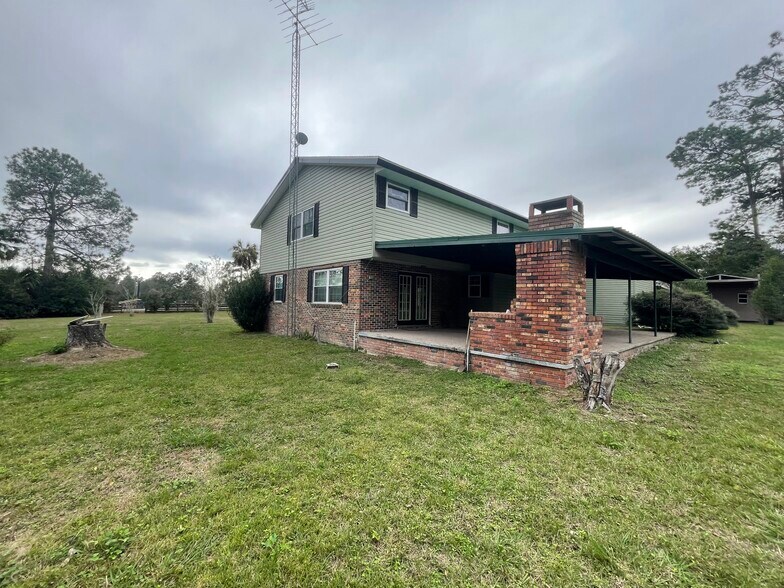 More Photos Of 135 SE Horace Witt Way, Lake City Specialty For Sale