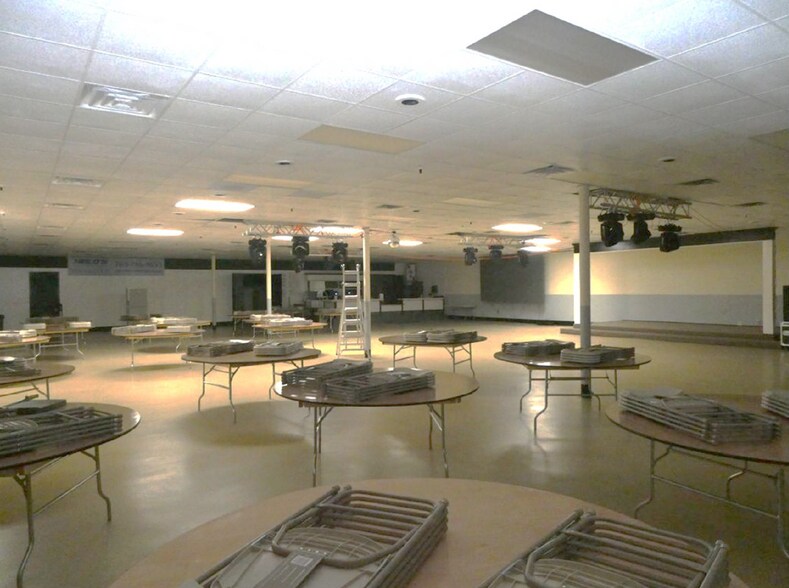More Photos Of 1040 Osborne Rd NE, Fridley Lodge Meeting Hall For Lease