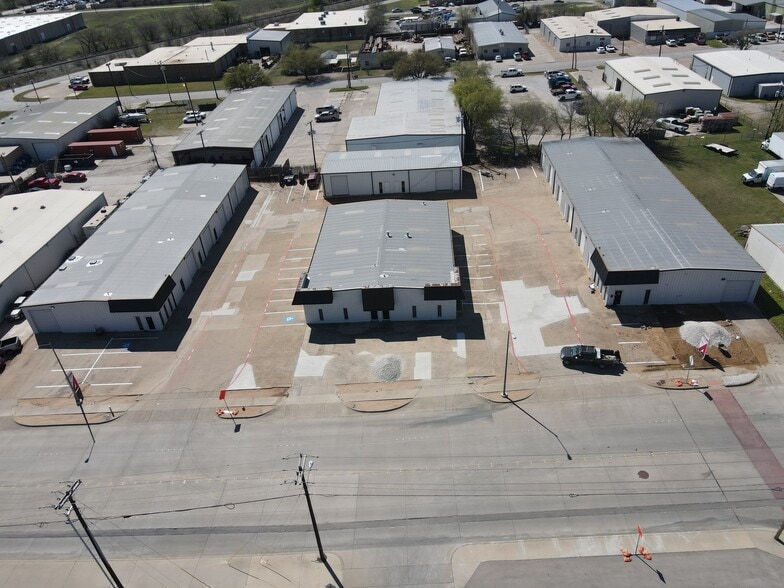 More Photos Of 4404-4412 Glenview Dr, Haltom City Warehouse For Lease