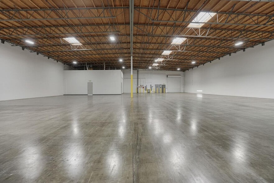 More Photos Of 9439 Archibald Ave, Rancho Cucamonga Unknown For Lease