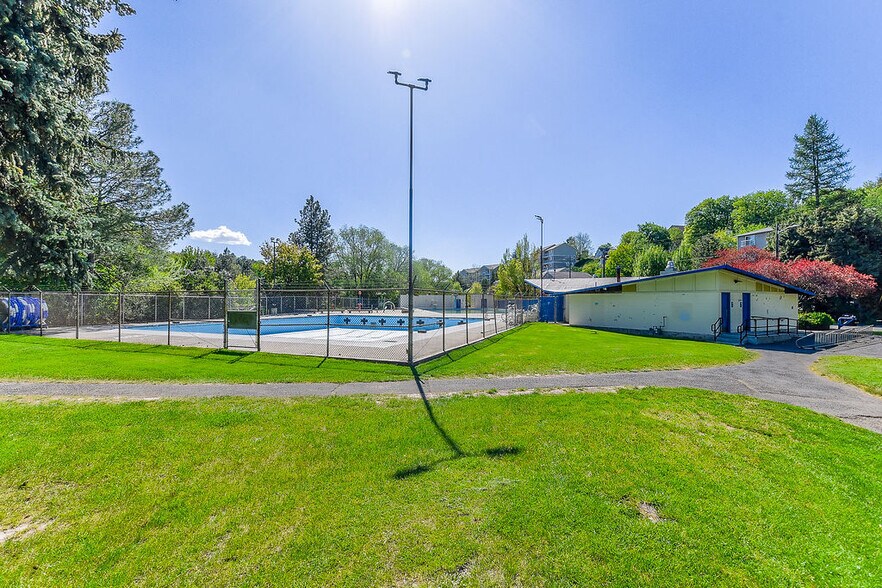 More Photos Of TBD NE Gray Ln, Pullman Land For Sale