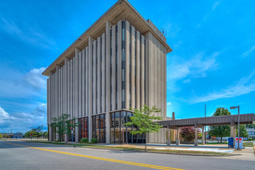 More Photos Of 221 W Webster Ave, Muskegon Coworking Space