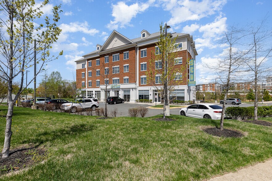 More Photos Of 2200 Carl D Silver Pkwy, Fredericksburg Hotel For Lease