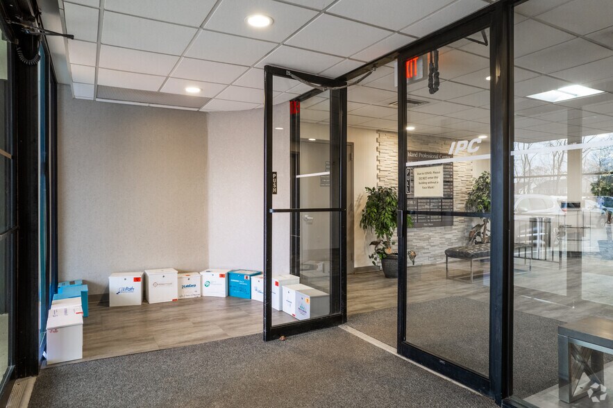 More Photos Of 100 Manetto Hill Rd, Plainview Medical For Sale