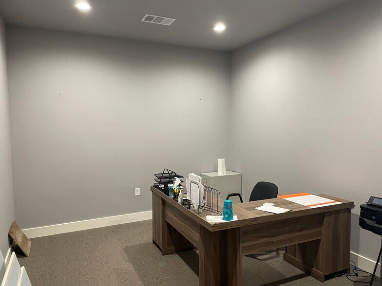 More Photos Of 14475 Old Denton Rd, Roanoke Industrial For Sale