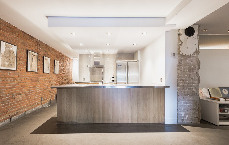 More Photos Of 4448-4454 Av Papineau, Montréal Office Residential For Sale