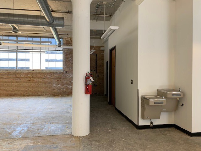 More Photos Of 501-509 S Washington Ave, Minneapolis Health Club For Lease