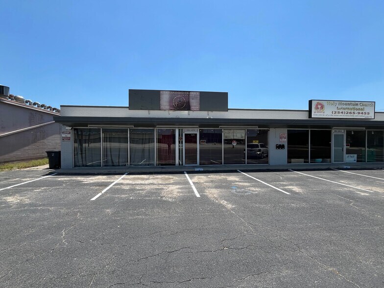 More Photos Of 802-806 N Gray St, Killeen Freestanding For Sale
