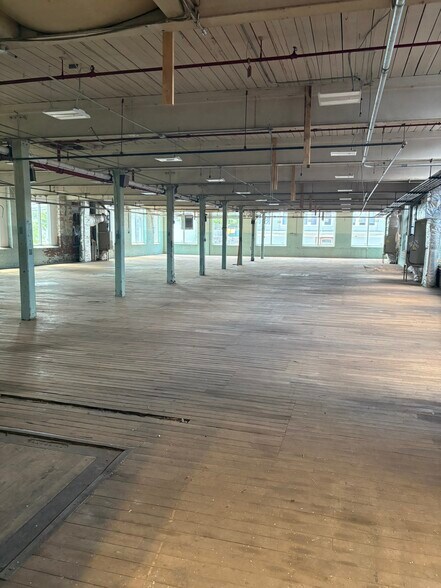 More Photos Of 565 N Main St, Woonsocket Warehouse For Sale