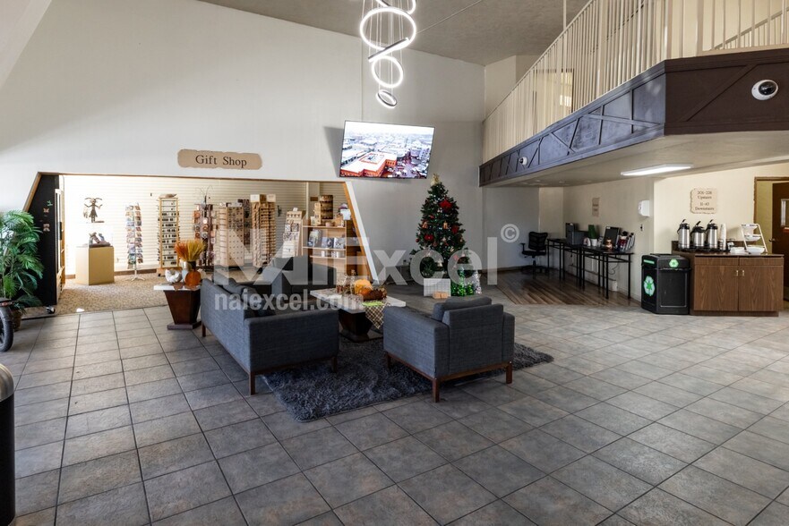 More Photos Of 287 N Lake Powell Blvd, Page Hotel For Sale