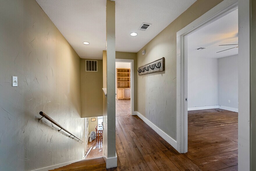 More Photos Of 3419 Hunter Rd, San Marcos Unknown For Lease