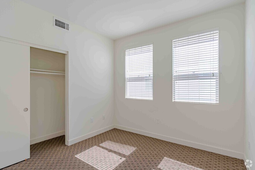 More Photos Of 11114 Darling Rd, Ventura Apartments For Lease