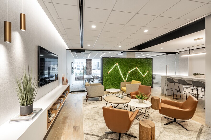 More Photos Of 4350 N Fairfax Dr, Arlington Office For Lease
