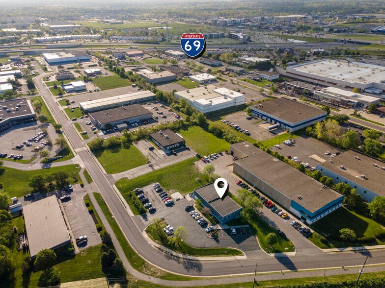 More Photos Of 11837 Technology Dr, Fishers Warehouse For Lease