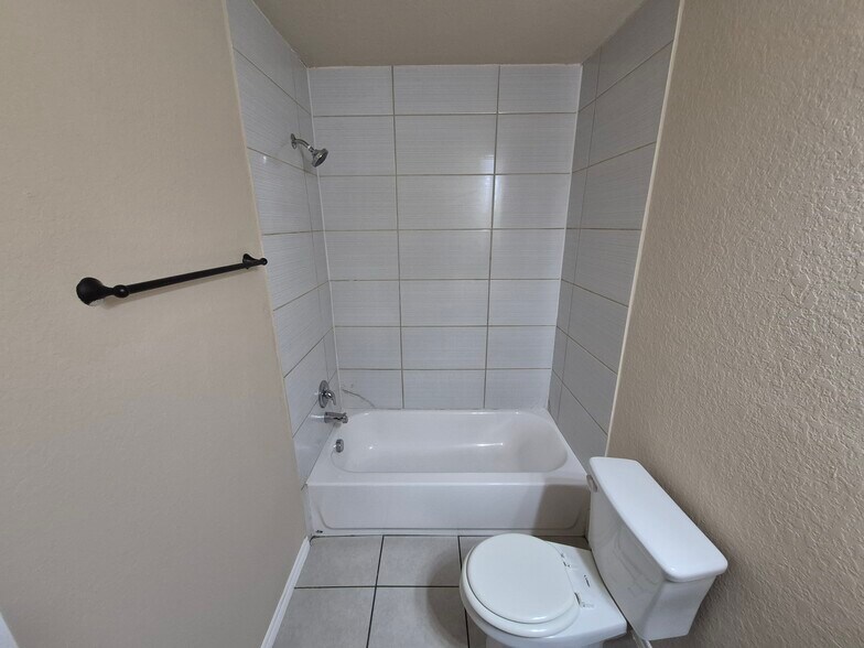 More Photos Of 8710 Vista de Nubes, Converse Apartments For Sale