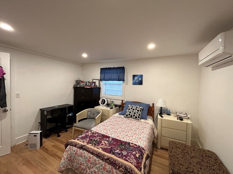 More Photos Of 34 Benedict St, Norwalk Apartments For Sale