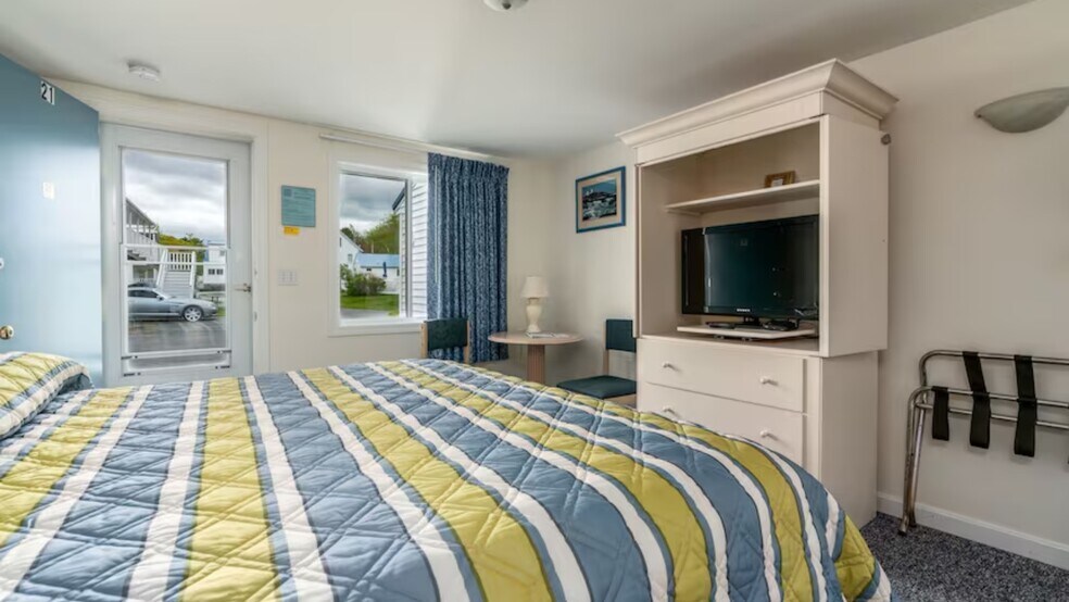 More Photos Of Route 1, Moody Hotel For Sale