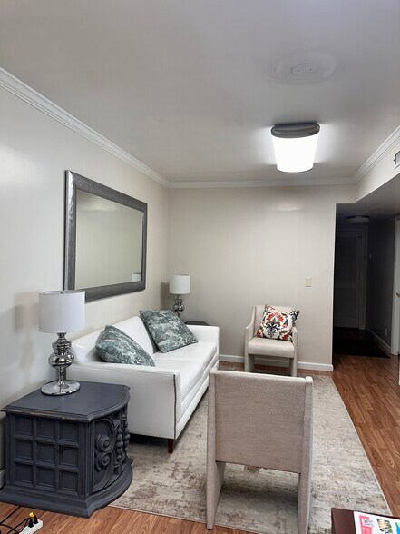 More Photos Of 1226 Lakeview Dr, Franklin Loft Creative Space For Sale