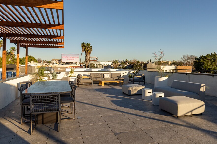 More Photos Of 7257 Beverly Blvd, Los Angeles Loft Creative Space For Lease