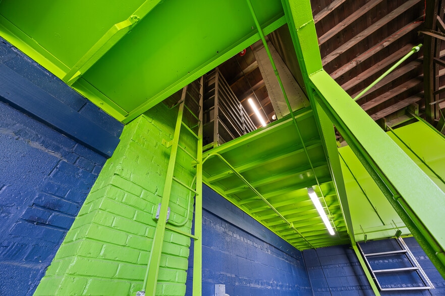 More Photos Of 4520 Rumsey Ave, Oak Lawn Industrial For Sale