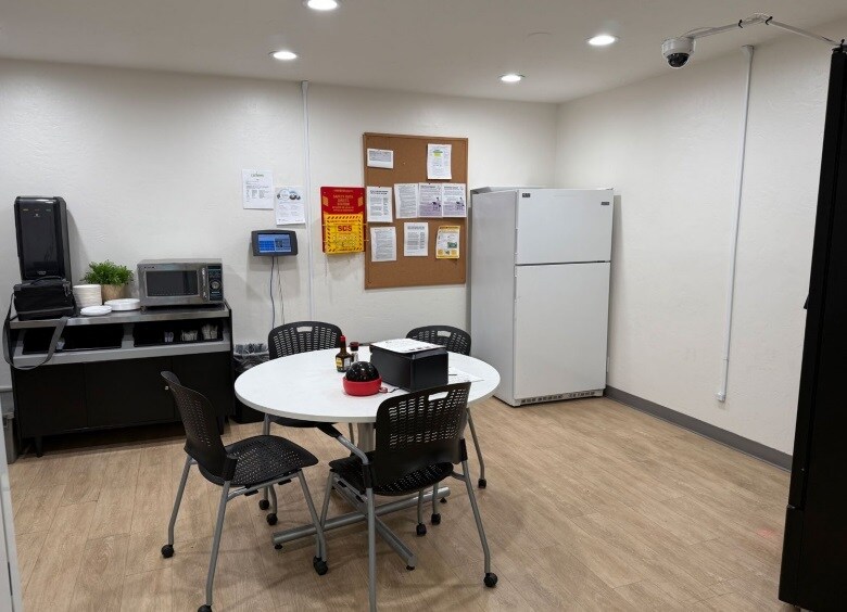 More Photos Of 1083 N Cuyamaca St, El Cajon Manufacturing For Lease