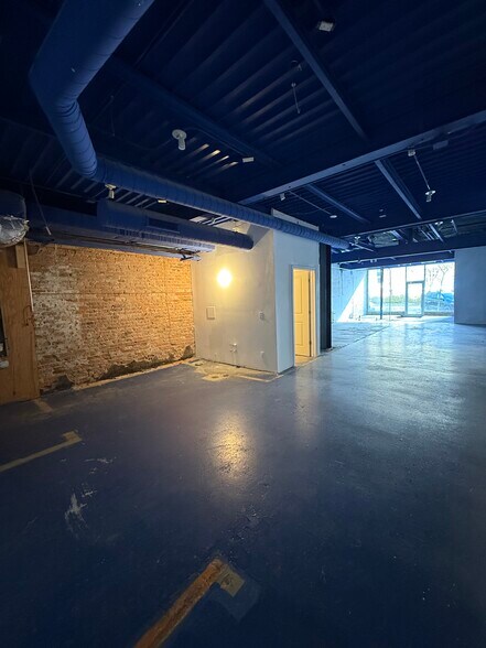 More Photos Of 1111 W Randolph St, Chicago Storefront Retail Residential For Lease