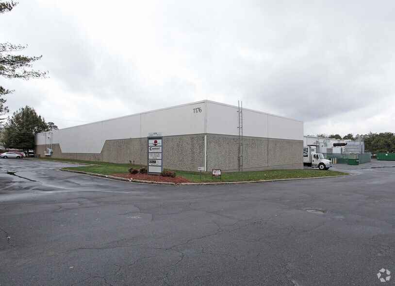 More Photos Of 1176 Franklin Gateway, Marietta Warehouse For Lease