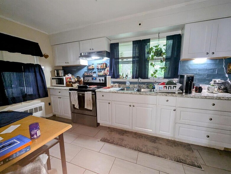 More Photos Of 44 Walnut St, Claremont Apartments For Sale