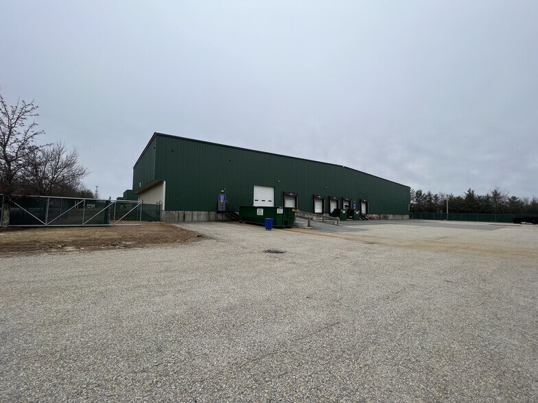 More Photos Of 26 Town Forest Rd, Webster Warehouse For Lease