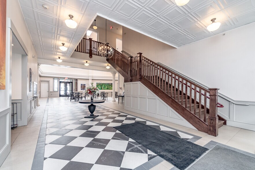 More Photos Of 132 Main St, Brattleboro Apartments For Sale