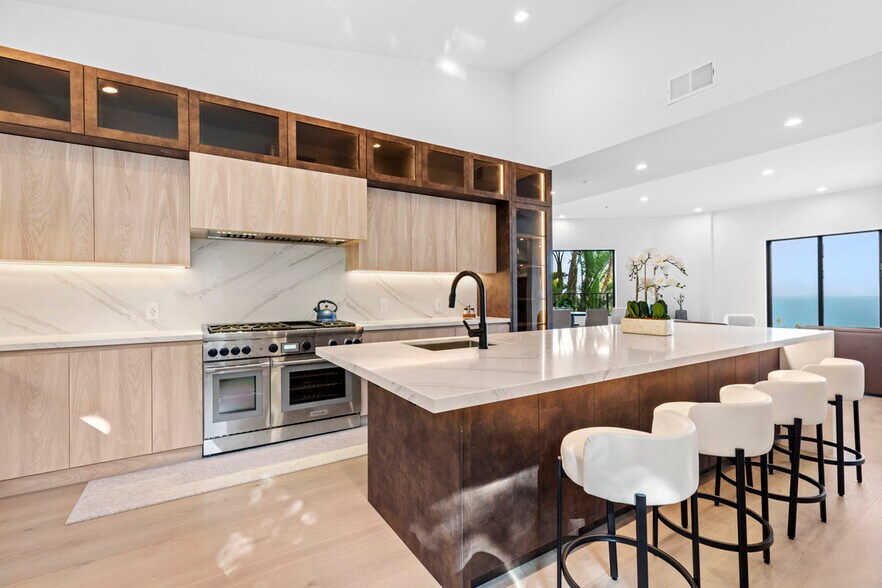 More Photos Of 6380 Meadows Ct, Malibu Rehabilitation Center For Lease