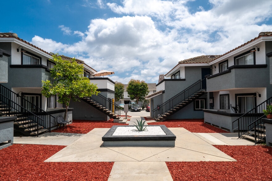 Primary Photo Of 875 N Olive St, Orange Apartments For Sale
