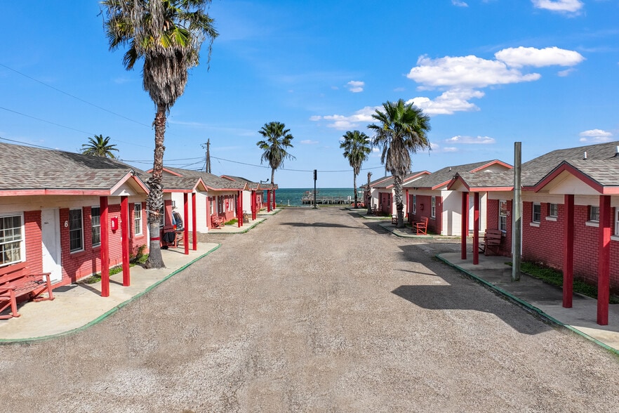 More Photos Of 309 S Fulton Beach Rd, Rockport Hotel For Sale