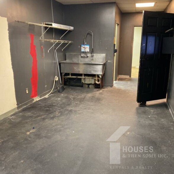 More Photos Of 1733 Piedmont Hwy, Piedmont Freestanding For Lease