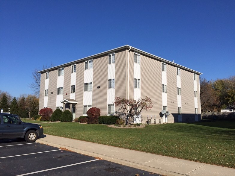 Primary Photo Of 3607-3645 Orchard Dr, Hammond Apartments For Sale